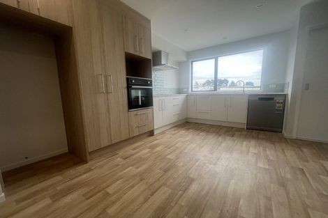 Photo of property in 2 Mikoikoi Crescent, Mangere Bridge, Auckland, 2022