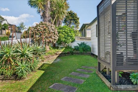 Photo of property in 6a Te Arawa Place, Welcome Bay, Tauranga, 3112
