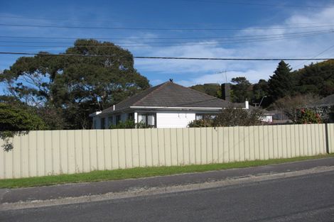 Photo of property in 4 Kent Street, Wainuiomata, Lower Hutt, 5014