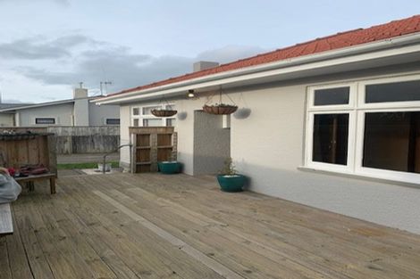 Photo of property in 996 Tremaine Avenue, Roslyn, Palmerston North, 4414