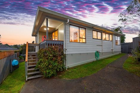 Photo of property in 239 Waitemata Drive, Ranui, Auckland, 0612