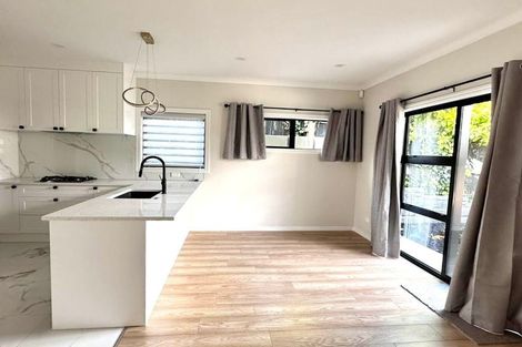 Photo of property in 17a Artesia Close, Shamrock Park, Auckland, 2016