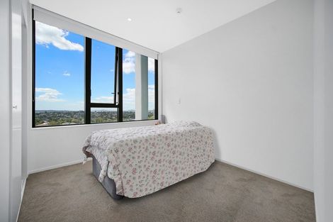 Photo of property in 1 Buscomb Avenue, Henderson, Auckland, 0610