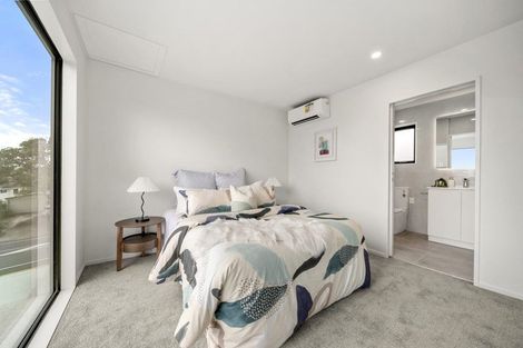 Photo of property in 3/1088 Beach Road, Torbay, Auckland, 0630