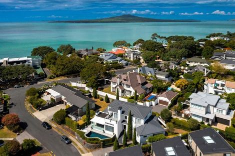 Photo of property in 1 Arthur Crescent, Hauraki, Auckland, 0622