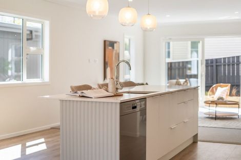 Photo of property in 70c Heretaunga Square, Silverstream, Upper Hutt, 5019