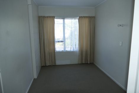 Photo of property in 5 Miltonia Avenue, Te Atatu South, Auckland, 0610