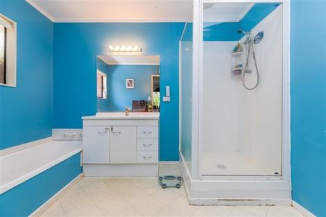 Photo of property in 11 Javelin Place, West Harbour, Auckland, 0618
