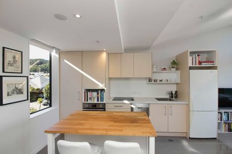 Photo of property in Nouvo Apartments, 5e/21 Rugby Street, Mount Cook, Wellington, 6021