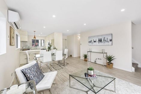 Photo of property in 30a Dolbear Street, Titirangi, Auckland, 0604