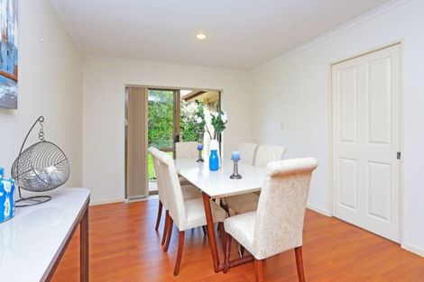 Photo of property in 4 Cambrian Crescent, Flat Bush, Auckland, 2016