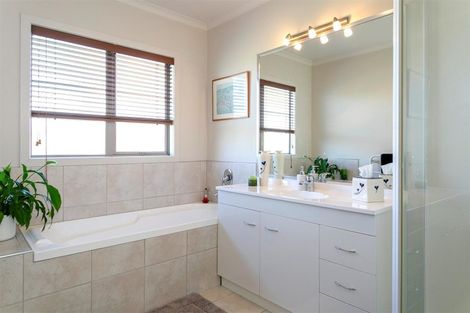 Photo of property in 2 Woburn Place, Nukuhau, Taupo, 3330