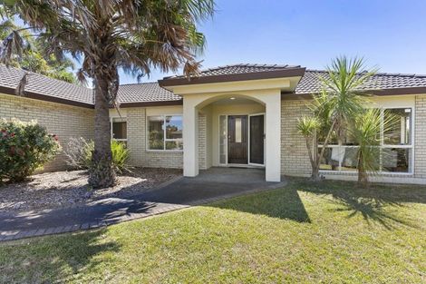 Photo of property in 28 Craigavon Drive, East Tamaki, Auckland, 2013