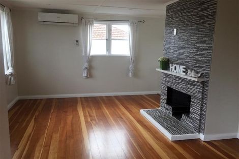 Photo of property in 245 Great North Road, Henderson, Auckland, 0612