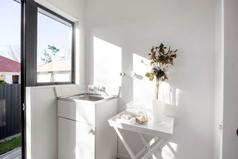 Photo of property in 8b Nelson Street, Hamilton East, Hamilton, 3216