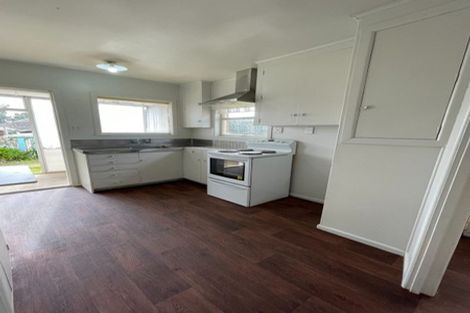 Photo of property in 10 Churchill Avenue, Manurewa, Auckland, 2102