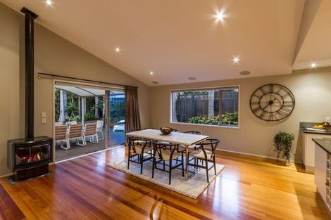 Photo of property in 14 English Oak Drive, Schnapper Rock, Auckland, 0632
