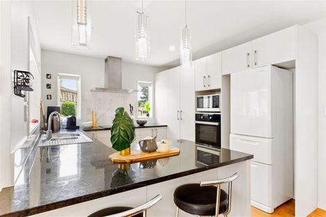 Photo of property in 2/49a Lancaster Road, Beach Haven, Auckland, 0626