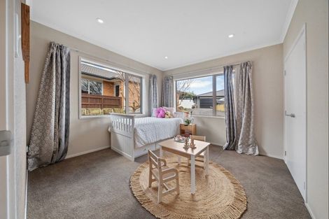 Photo of property in 5b Tupuhi Place, Highlands Park, New Plymouth, 4312