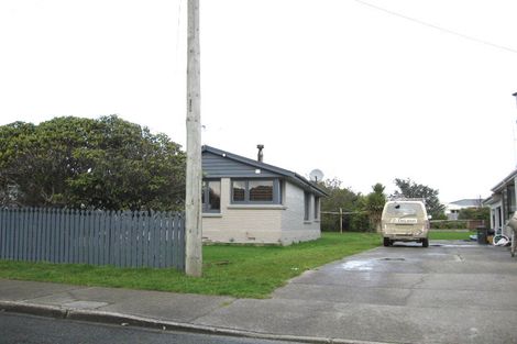 Photo of property in 17 Holloway Street, Waikiwi, Invercargill, 9810