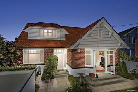 Photo of property in 17 Overtoun Terrace, Hataitai, Wellington, 6021