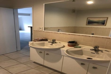 Photo of property in 2/1b Birkenhead Avenue, Birkenhead, Auckland, 0626