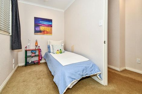 Photo of property in 6 Richard Halse Drive, Manurewa, Auckland, 2105