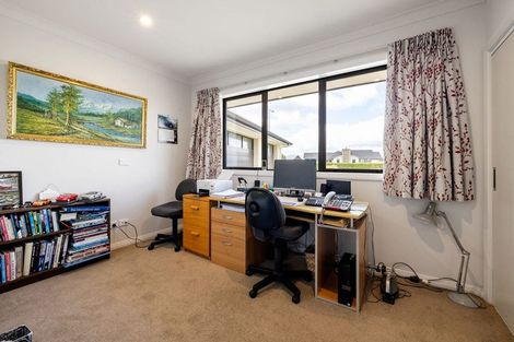 Photo of property in 2 Kotare Grove, Cambridge, 3434