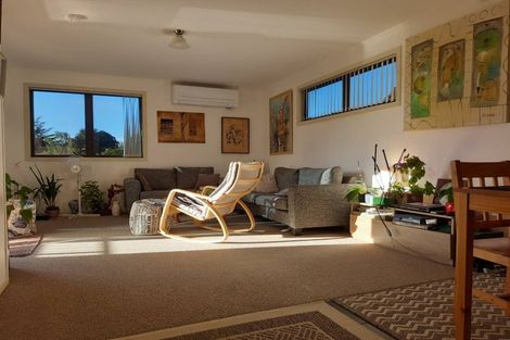 Photo of property in 14 Panzic Place, Glen Eden, Auckland, 0602