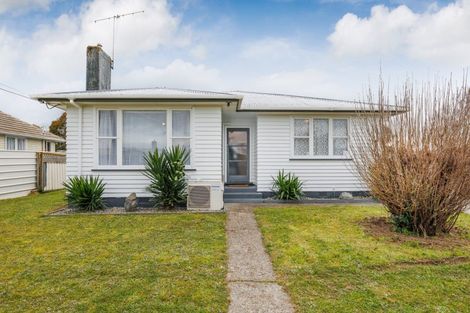 Photo of property in 35 Wilson Crescent, Highbury, Palmerston North, 4412