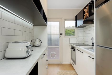 Photo of property in 40 Maunganui Road, Mount Maunganui, 3116