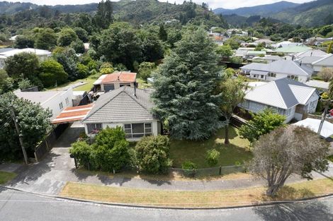 Photo of property in 18 Gibbs Crescent, Wainuiomata, Lower Hutt, 5014