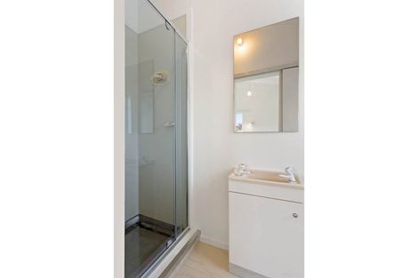 Photo of property in 2/12 Taynith Place, Glenfield, Auckland, 0629