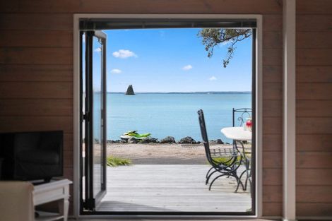 Photo of property in 12 Matakatia Parade, Matakatia, Whangaparaoa, 0930