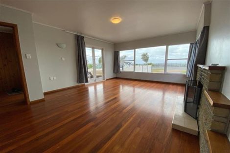 Photo of property in 150 Sunset Road, Unsworth Heights, Auckland, 0632