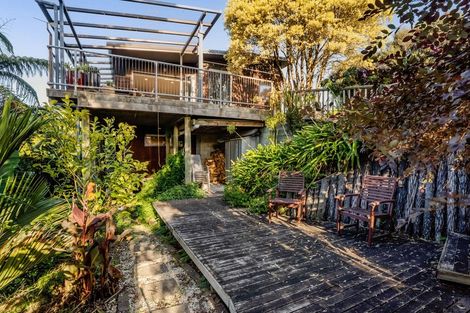 Photo of property in 127 Wairau Road, Oakura, 4314