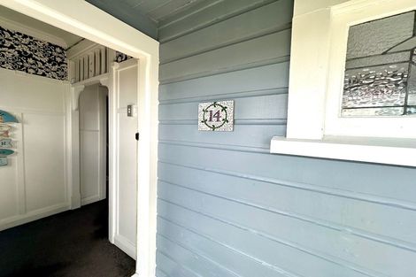 Photo of property in 14 Moana Street, Kaka Point, 9271
