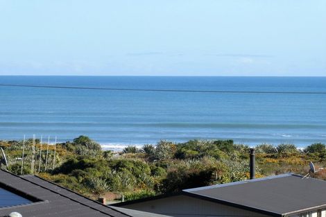 Photo of property in 19 Nolan Crescent, Karoro, Greymouth, 7805