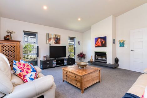 Photo of property in 11 Sedgley Grove, Churton Park, Wellington, 6037