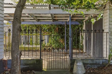 Photo of property in 5 Iwiroa Terrace, Durie Hill, Whanganui, 4500