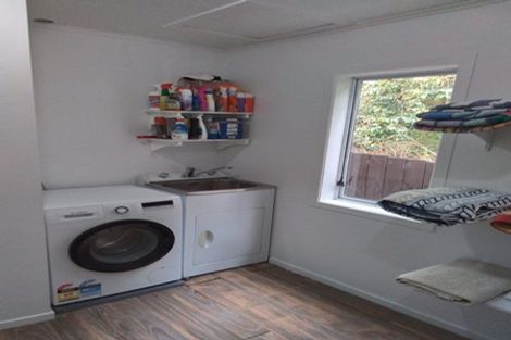 Photo of property in 2/129 Edmonton Road, Te Atatu South, Auckland, 0610