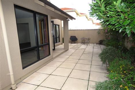 Photo of property in 26 Oakford Close, Riccarton, Christchurch, 8011