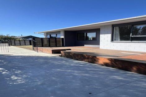 Photo of property in 135 Queenspark Drive, Parklands, Christchurch, 8083