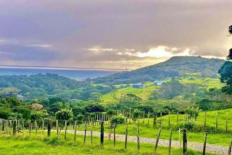 Photo of property in 12 Constable Road, Muriwai, Waimauku, 0881