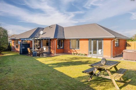 Photo of property in 8 Mull Place, Broomfield, Christchurch, 8042