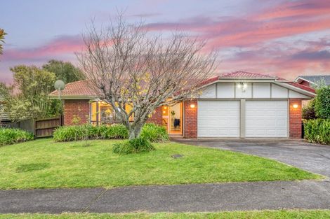 Photo of property in 57 Dalwhinnie Parade, Highland Park, Auckland, 2010
