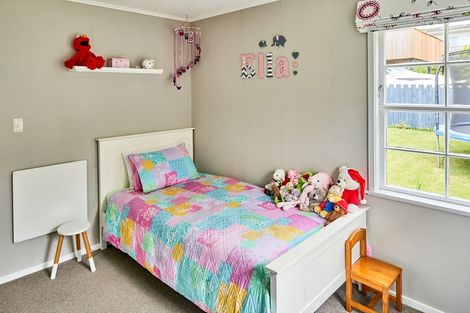 Photo of property in 7 Luff Place, Whitby, Porirua, 5024