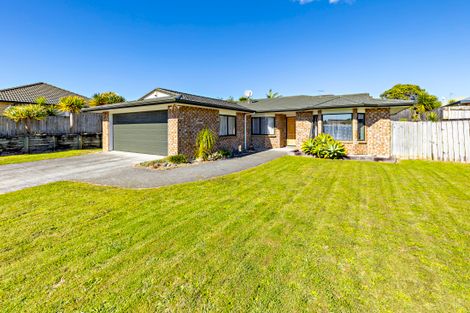Photo of property in 15 Killeen Place, Flat Bush, Auckland, 2019