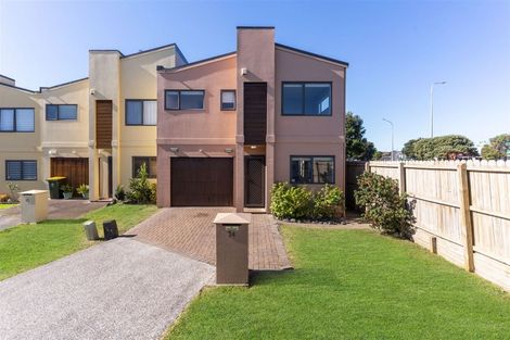 Photo of property in 24 Puma Drive, Golflands, Auckland, 2013