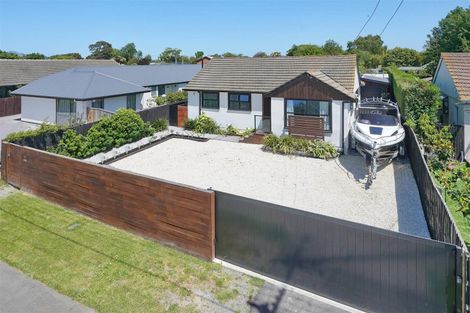 Photo of property in 17 Belfield Street, Dallington, Christchurch, 8061